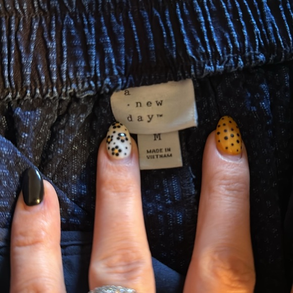 A new day high waisted short size Medium - Picture 5 of 6